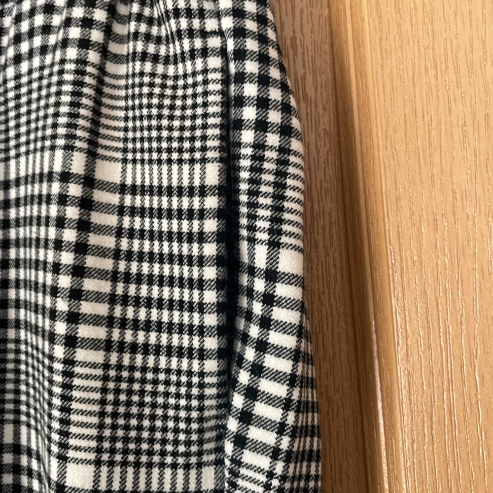 Old Navy elastic waist, wide leg, 2 pocket, polyester pants - Picture 2 of 6